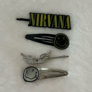 Nirvana Hair Clip Set in Black and Silver